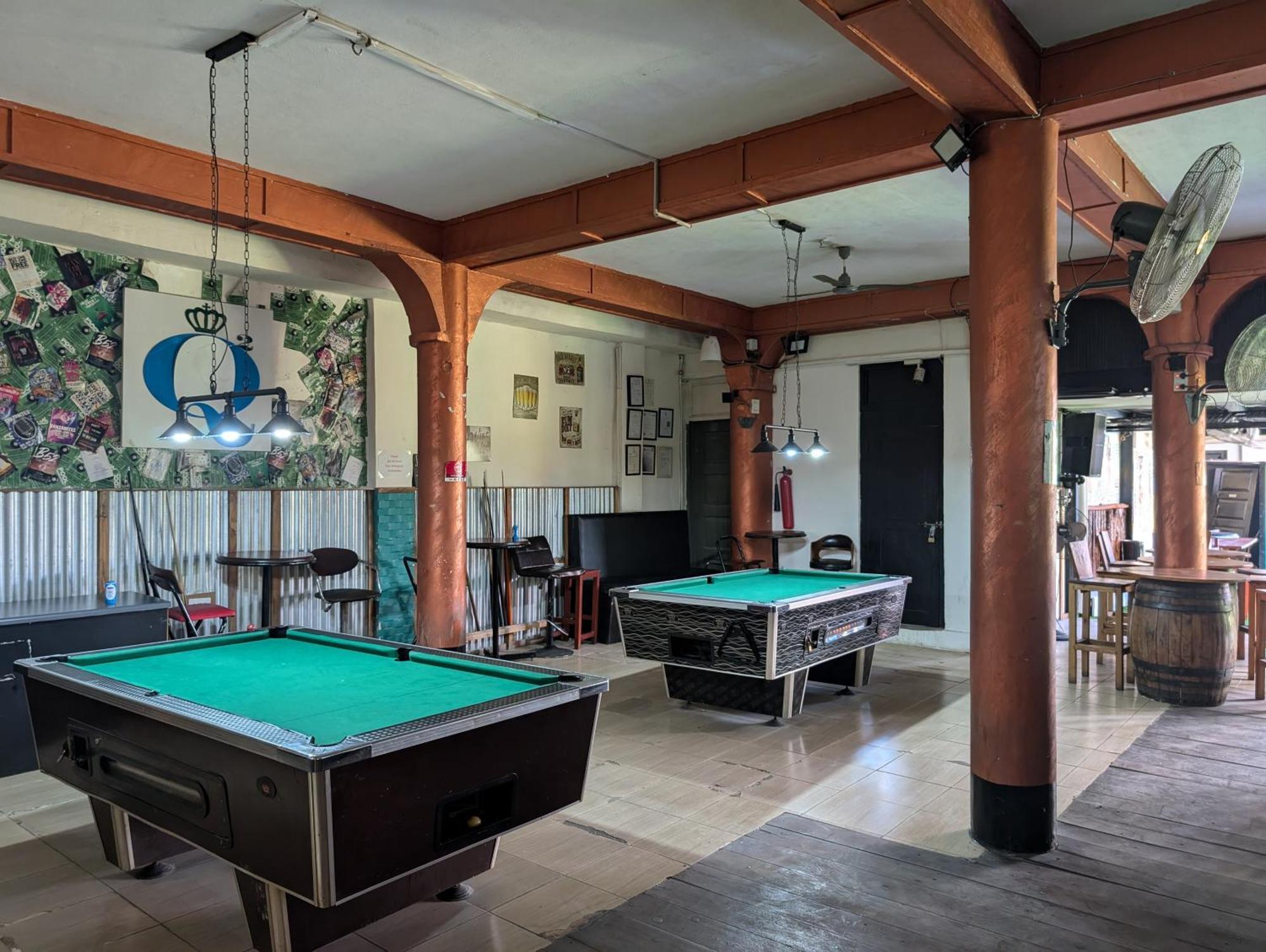 Q-Bar & Guesthouse Dar es Salaam Bagian luar foto