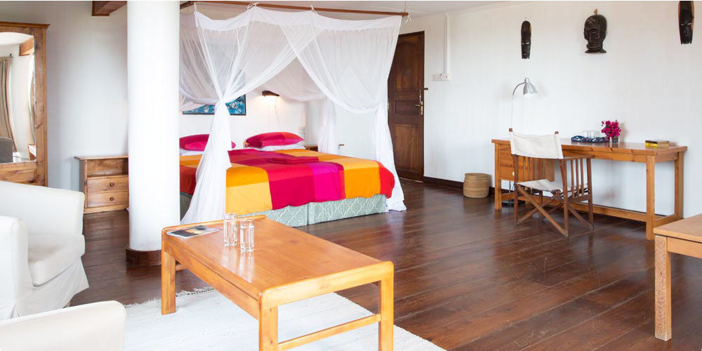 Q-Bar & Guesthouse Dar es Salaam Bagian luar foto