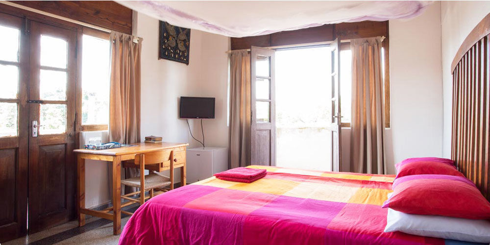 Q-Bar & Guesthouse Dar es Salaam Bagian luar foto