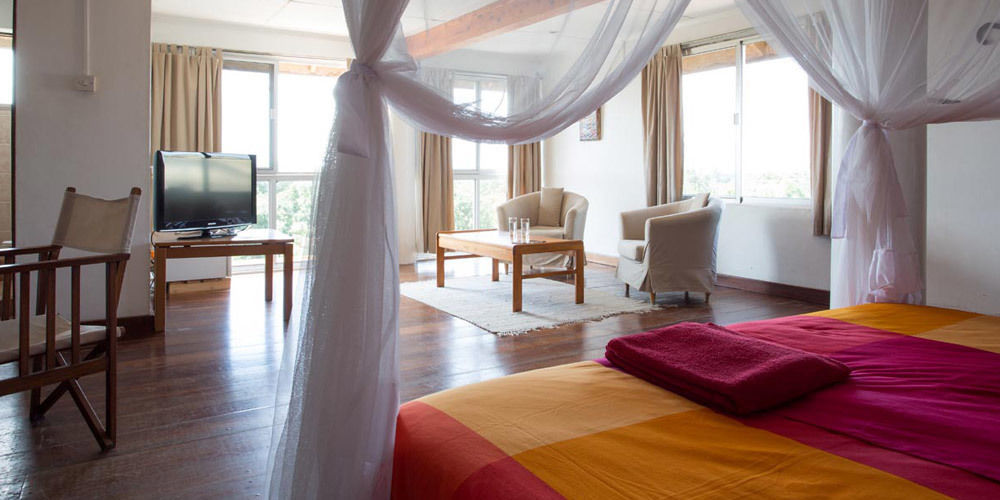 Q-Bar & Guesthouse Dar es Salaam Bagian luar foto