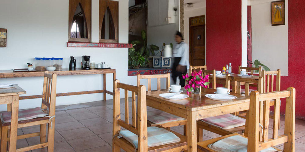 Q-Bar & Guesthouse Dar es Salaam Bagian luar foto